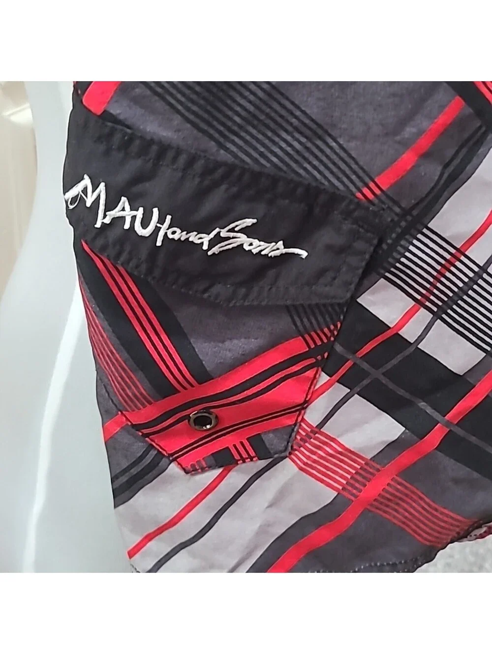Maui And Sons Black and Red Plaid Swim Shorts Size 14 Boys.